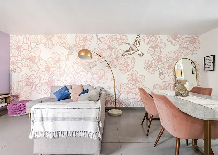 Discover Urban Life In The Heart Of Apartment