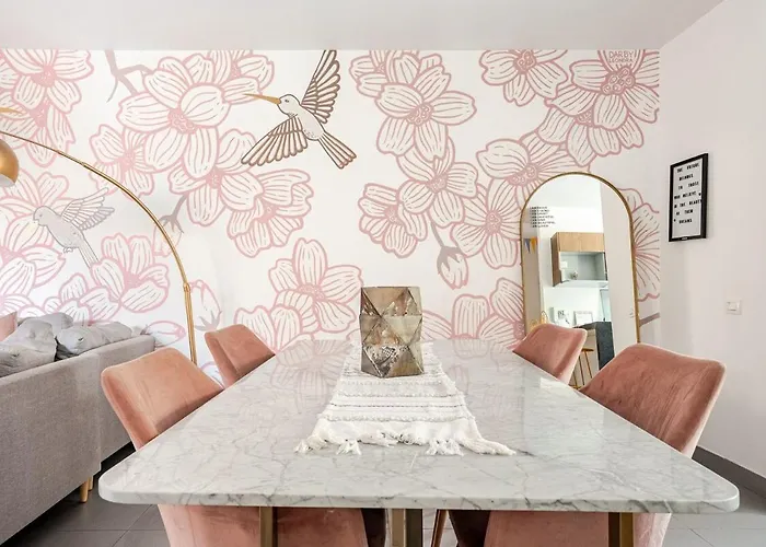 Discover Urban Life In The Heart Of * Mexico City