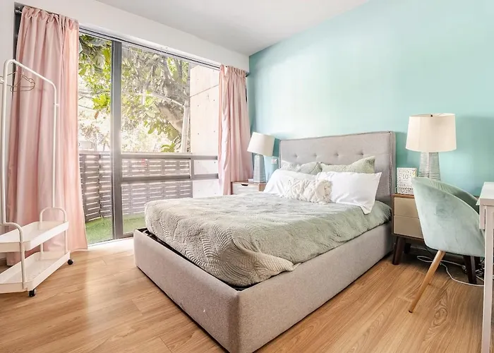 Discover Urban Life In The Heart Of * Mexico City